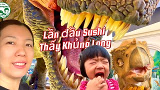 Phản ứng của Sushi khi lần đầu nhìn thấy khủng Long 🤣 ( NovaDreams Dino Cafe )