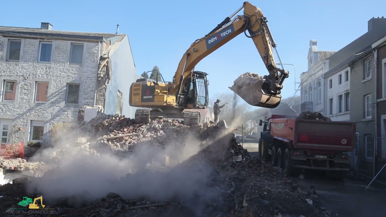 Démolition des fondation par DEMOTECH avec CAT 323