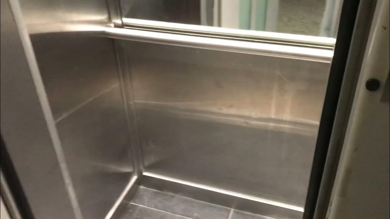 Magnifique ascenseur Schindler mod. par KONE à traction Genève