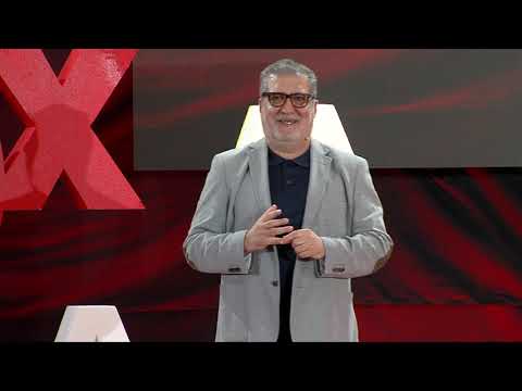La innovación, ¿nos hace la vida mas fácil? | Javier Gil | TEDxUDIMA