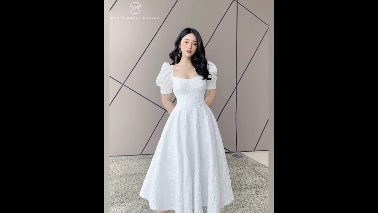 Kokrakli koylaklar kiygan qizlar