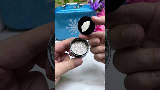 my daughter has been dreaming of contains all kinds of realistic simulated makeup toys.