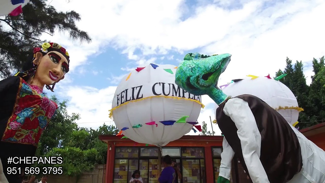 Hijos sorprenden a su mamá | Monos de calenda Chepanes