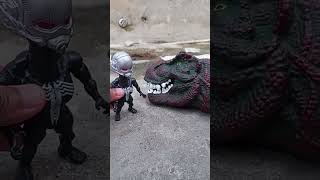 The Trex Doesnt Want Venom To Wear Hulk And Antmans Heads marveltoys spiderman