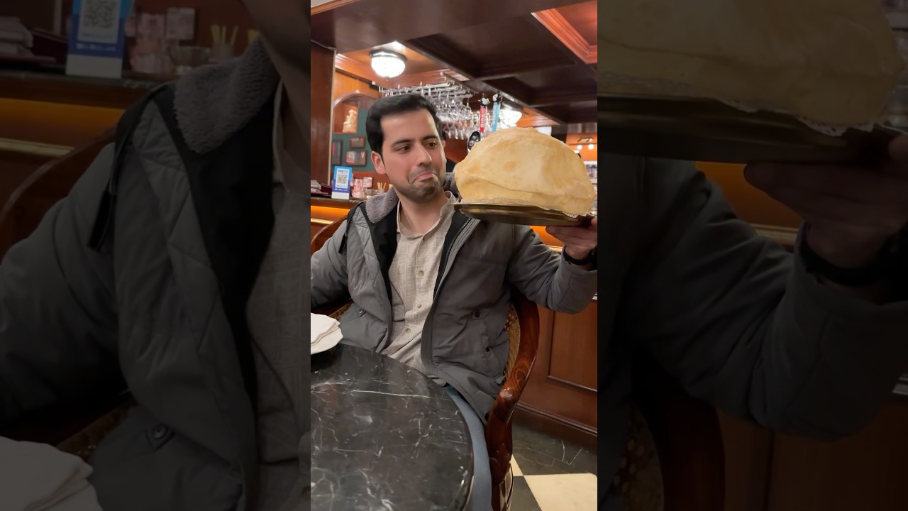 Trying Biggest Bhatura with Chole in Delhi || Expensive Chole Bhature