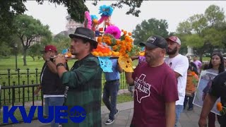 Uvalde families honor loved ones for Día de Muertos in Austin, call for change | KVUE