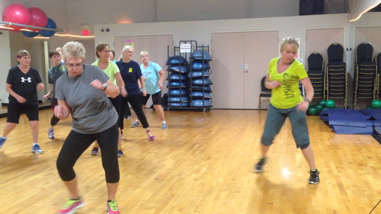 Dance Fitness to El Taxi