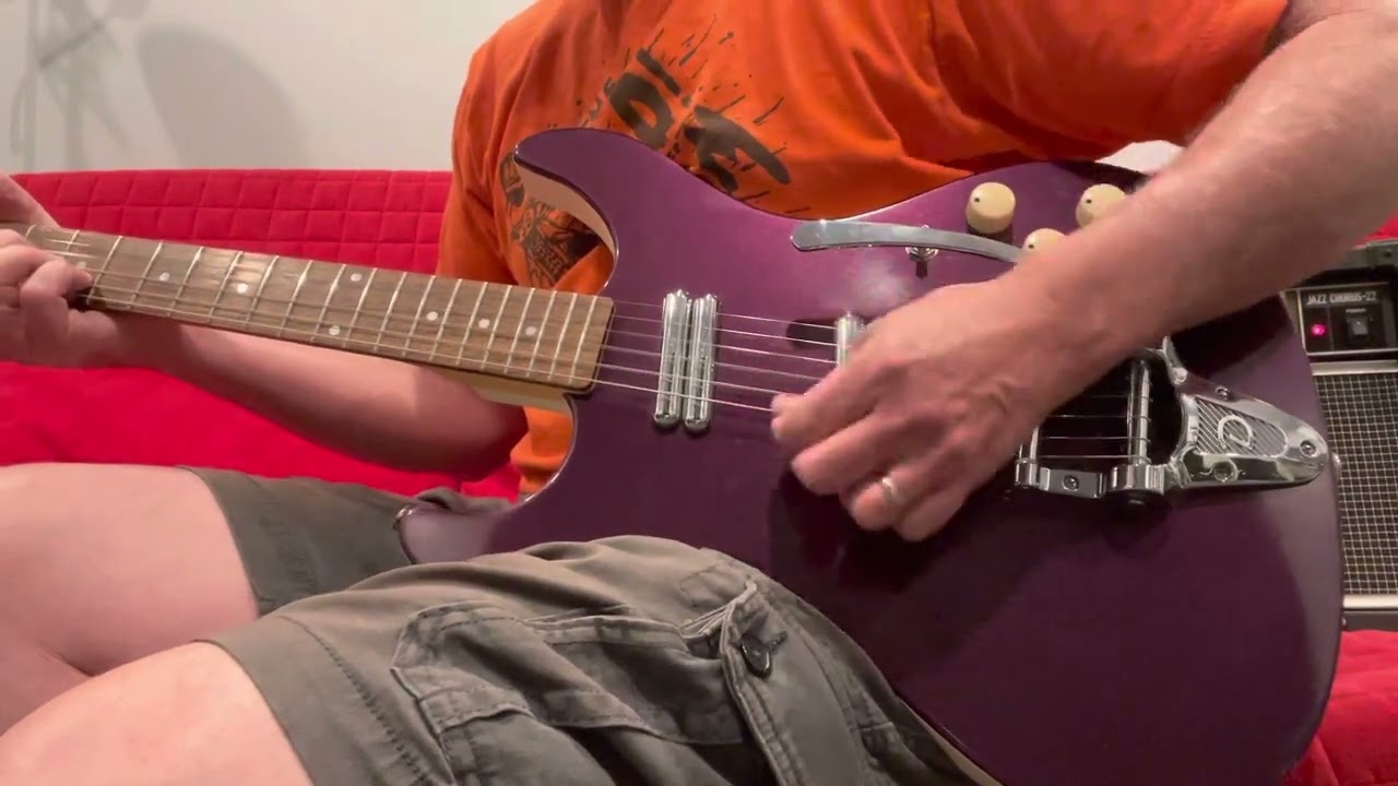 2001 Danelectro Hodad Plum Metallic Purple Bigsby Style Vibrato +