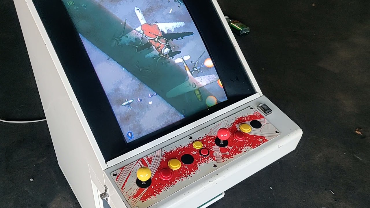 A quick look at a strange 80s Japanese arcade candy cabinet