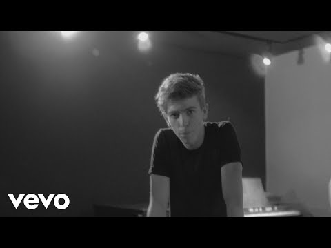 Dylan Hyde - Clearly (Acoustic)