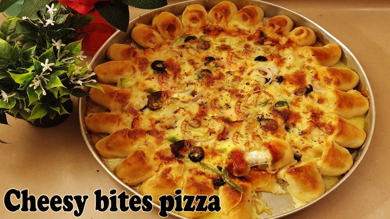 How To Make Cheesy Bites Pizza At Home/ How To Make Stuffed Crust Pizza