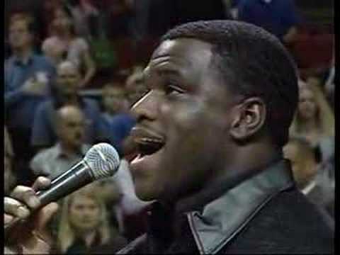 Gary Hodges Sings National Anthem for Orlando Magi...