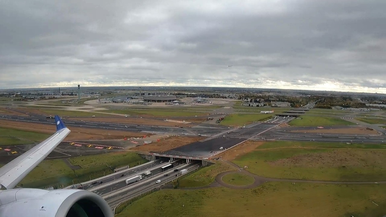 Afternoon Takeoff From Charles De Gaulle (Air France A220-300)