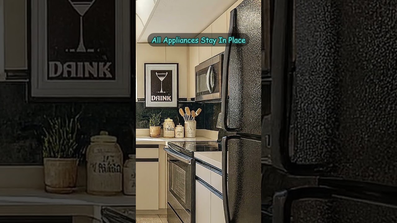 Comfort Meets Convenience in Sarasota | 121 Oak Hill Dr, Sarasota 