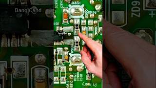 Ein null-Ohm-widerstand dient als leiterbahnverbindung auf einer leiterplatte. #resistor #ohm #value
