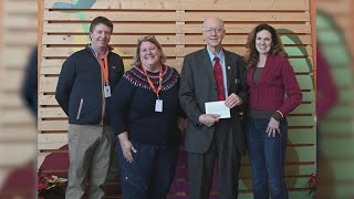 Illinois Rep. Bill Foster gives up pay to support food bank during shutdown