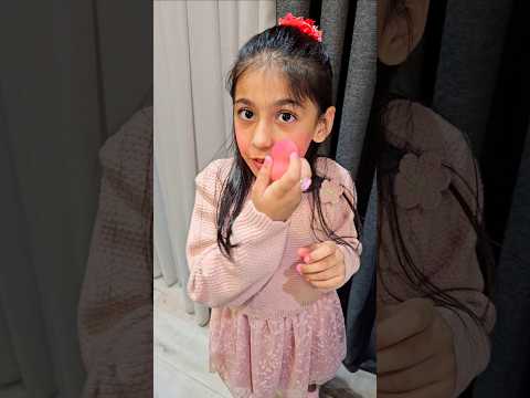 ليليان حطت مكياج بالسر