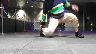 Breakdance Footwork Dictionary 3: Threads ブレイクダンスフットワーク集3: スレッド by Jerry Very Much