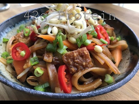 High Protein Vegan Meal Prep - Peanut butter Pad Thai