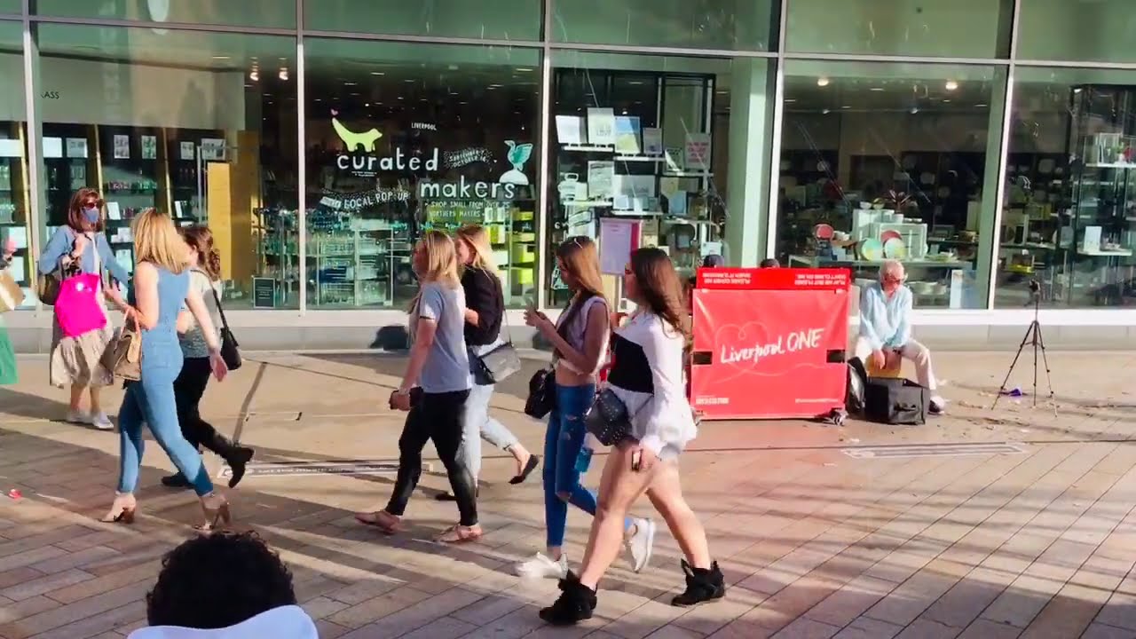 Relaxing Street Music on a Saturday Afternoon 