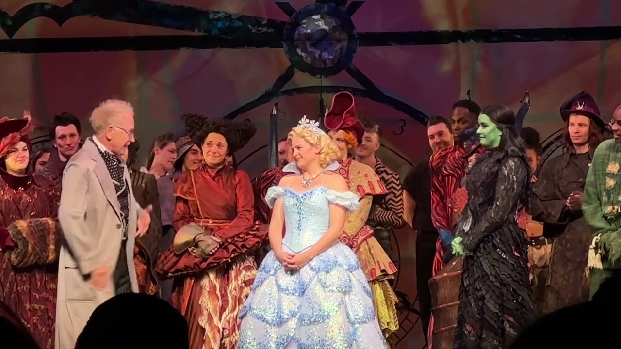 Wicked Cast Change 2022/2023 - Bows and Speeches (Lucie Jones and Helen Woolf)