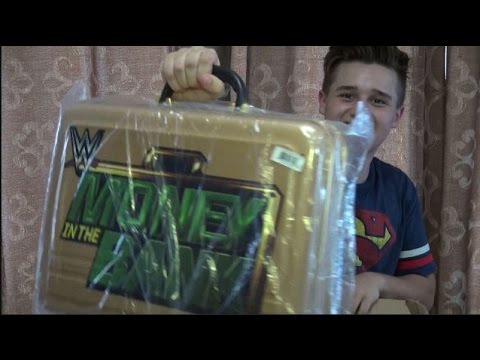 WWE MONEY IN THE BANK Briefcase UNBOXING!