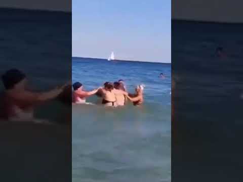 Obiteljska tučnjava na moru#family fight#funnyvideo