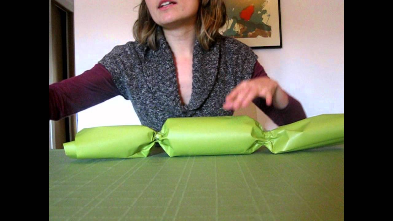 Definitivo Humo Aliviar Cómo envolver un regalo en forma de caramelo - YouTube