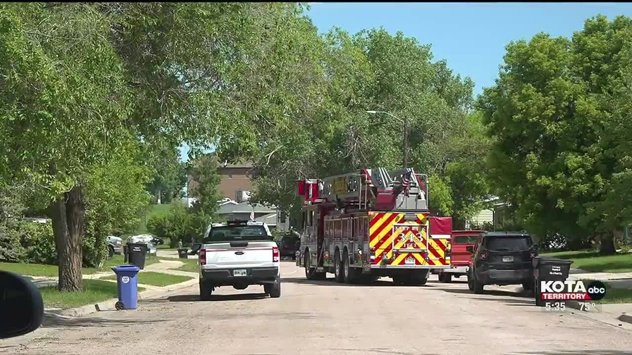 Rapid City Fire Department evacuates homes after a gas leak - YouTube