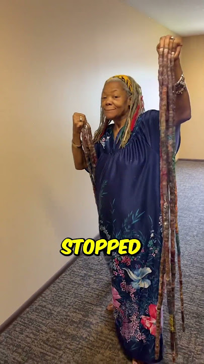 The Woman with the World's Longest Nails 💅 #shorts