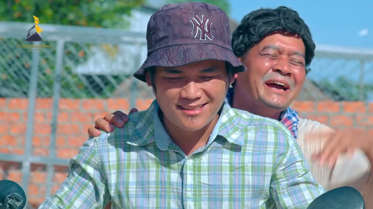 ម៉ូតូហែង​ សាំងអញ | នាយក្រូច និងនាយគ្រឿន