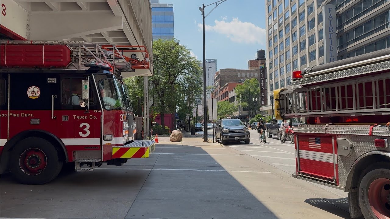 ⚜️13K SPECIAL⚜️Chicago fire department ambulance 42 Engine 42 & 13 Truck 3 responding