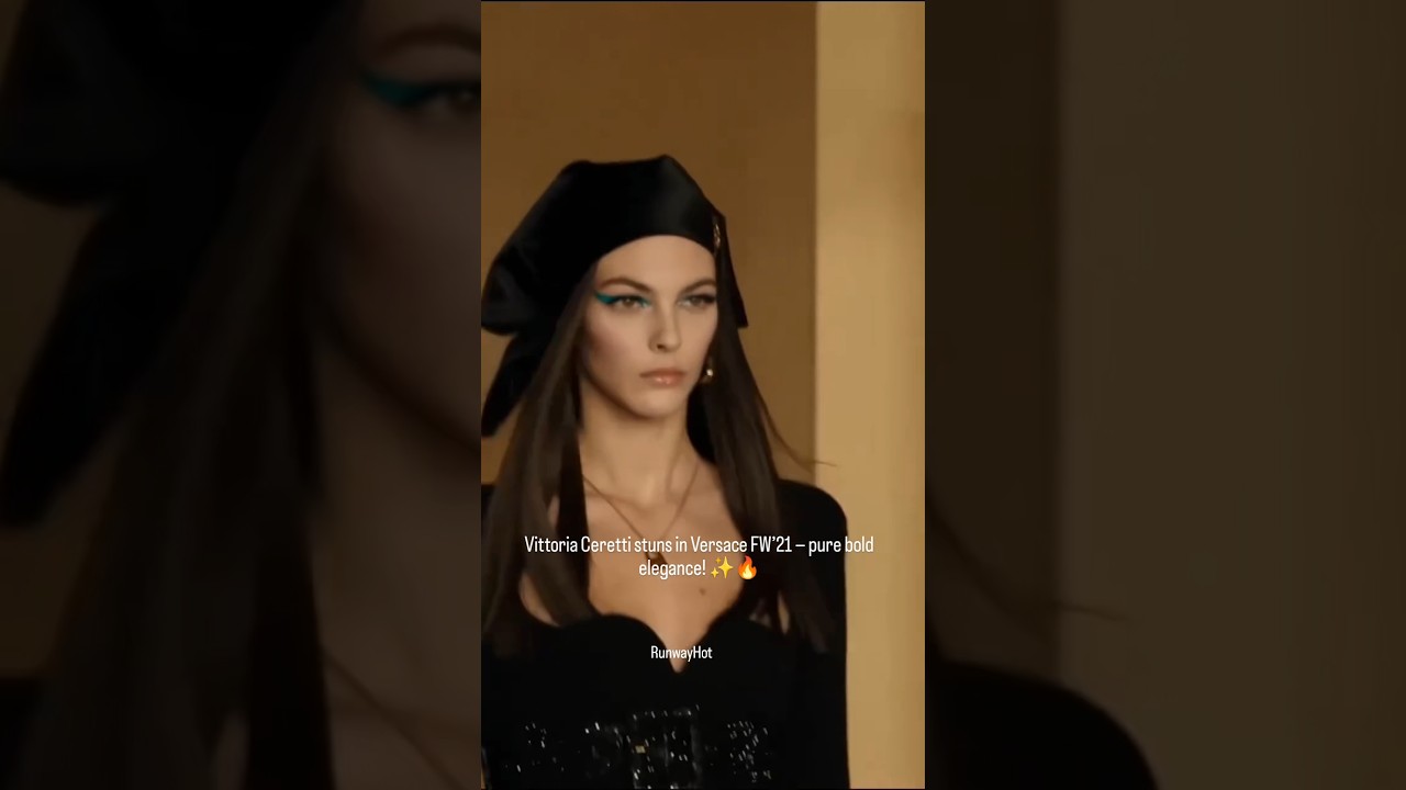 Vittoria Ceretti Slays the Runway in Versace FW’21 ✨🔥