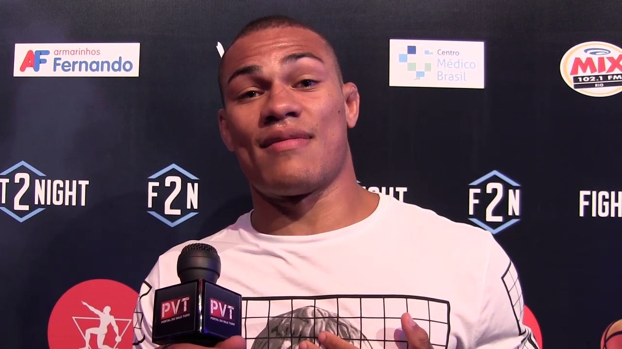 Sheymon Moraes analisa estilo de McGregor: "Nada demais"