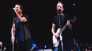 Video thumbnail of "Pearl Jam - Taillights Fade (Buffalo Tom) w/ Bill Janovitz Fenway Park 09/02/18"