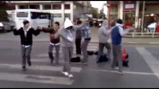 Trafik Işıklarında Apaçi Dansı Çok Komik