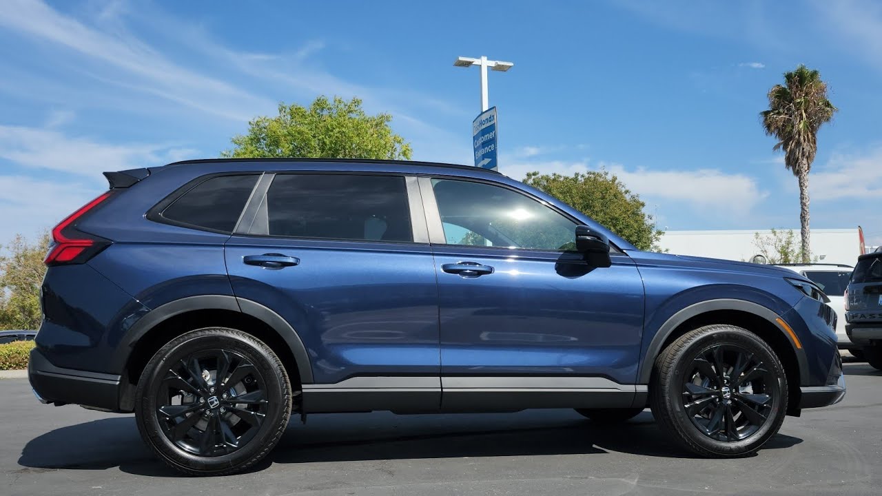 Honda CR-V Hybrid Sport Touring 2026 года, цвет «синий металлик», река Каньон