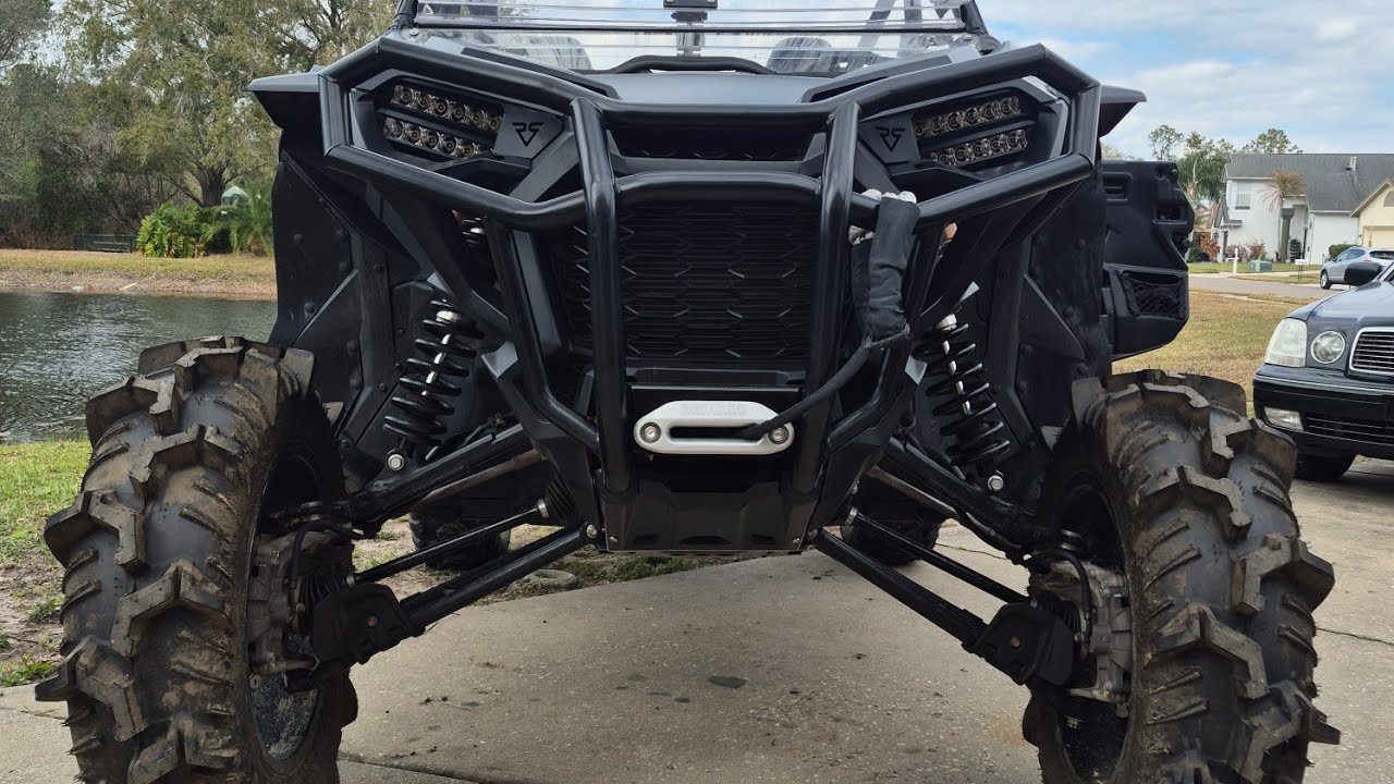 Полный комплект Talon: освещение, кузов, рычаг переключения передач, аккумулятор и т.д. Также уст...