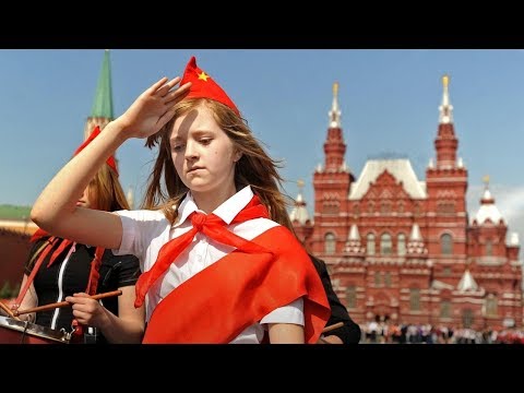 Как жили советские пионеры?