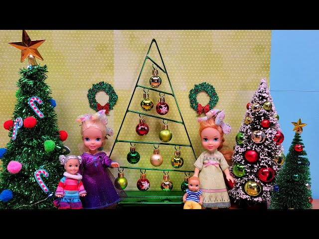 Christmas 2023 ! Elsa & Anna toddlers celebrate - Barbie dolls class=