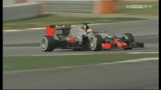 2016 #F1 Pre Season testing - Barcelona Test 1- Day 1 (Paddock Uncut)