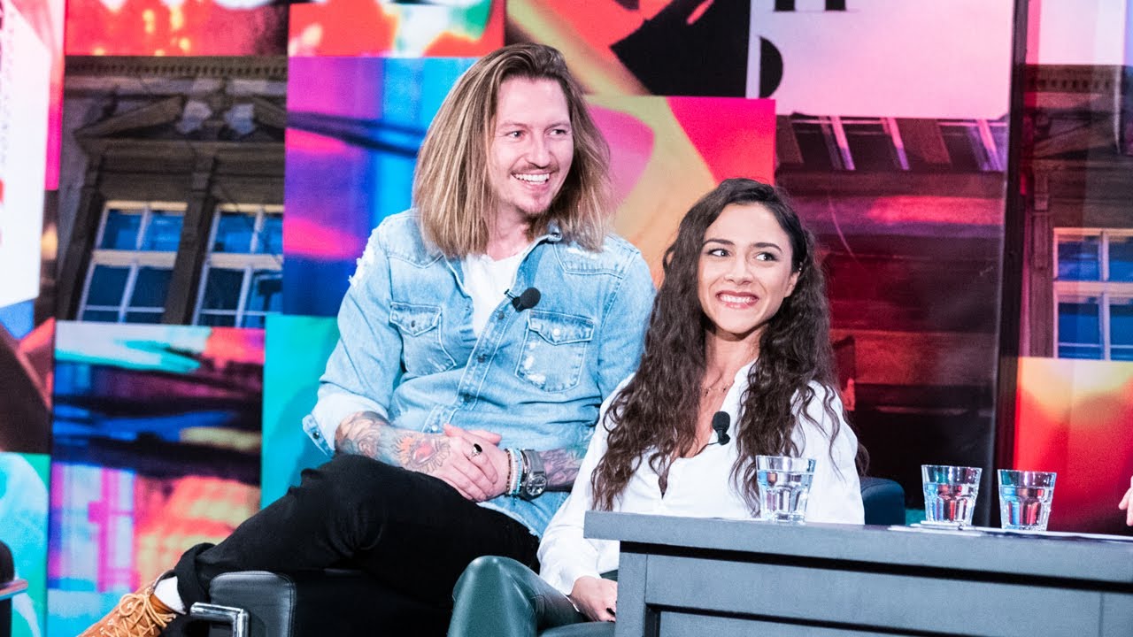 4. Eva Burešová & Přemek Forejt (15. 12. 2021, Malostranská beseda) - 7 pádů HD