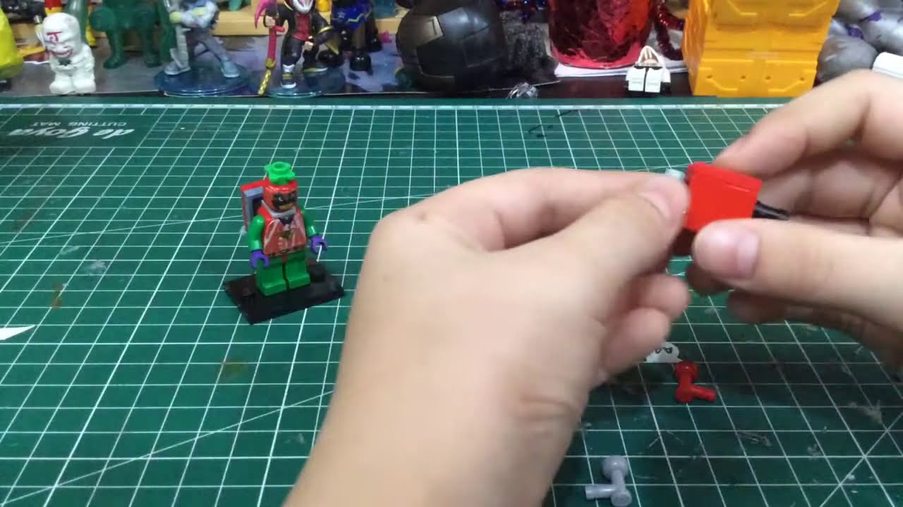 Lego fortnite ( tomatohead ,burst assault rifle,grappler,tactical