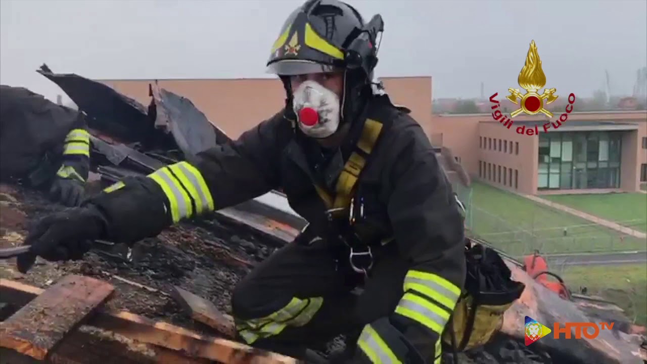 Vigili del Fuoco - Parma, Intervento per l'incendio del tetto di un villino - www.HTO.tv