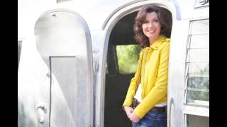 Watch Amy Grant Turn Your Eyes Upon Jesus video