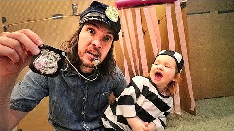 BOX FORT PRISON! | ESCAPE ROOM