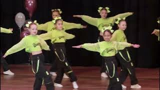 Dance Monkey Tones and I | Дэнс Манки танец флешмоб | Танцуют девочки 10 - 9 лет