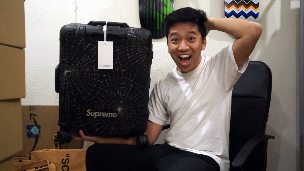 UNBOXING A $2000 SUPREME RIMOWA SUITCASE