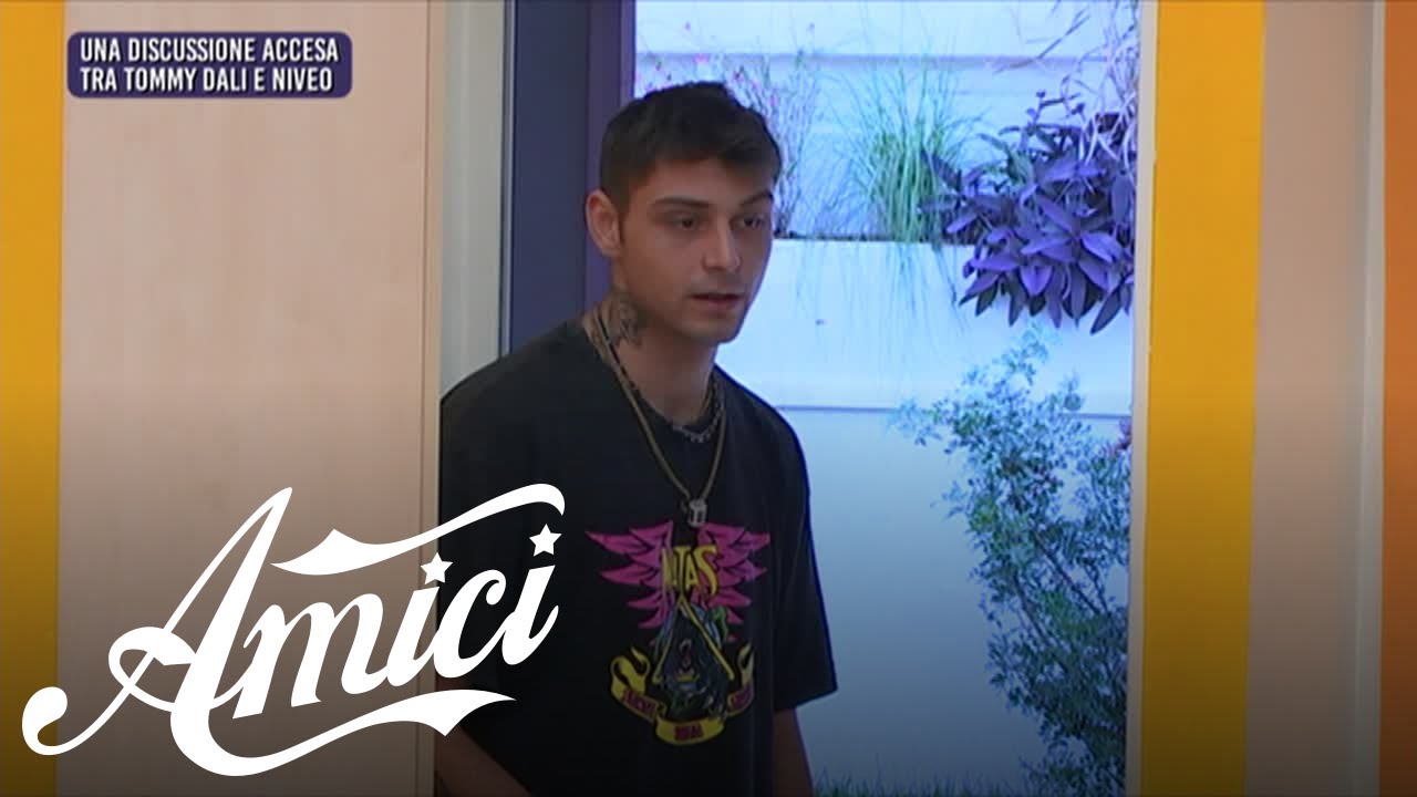 Amici 22 - La discussione tra Tommy Dali e Nìveo