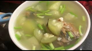 ស្ងោរត្រីងៀតជ្រក់ស្វាយfoodhow to make dried fish soup with green mango pickleyummy khmer food